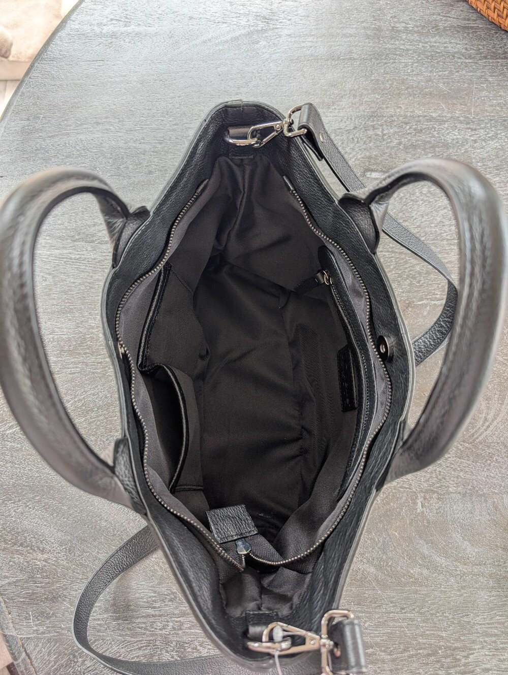 Large black leather 3D Skull Embossed Tote by IO PELLE - Picture 8 of 12
